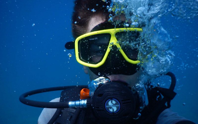 best scuba mask for small faces