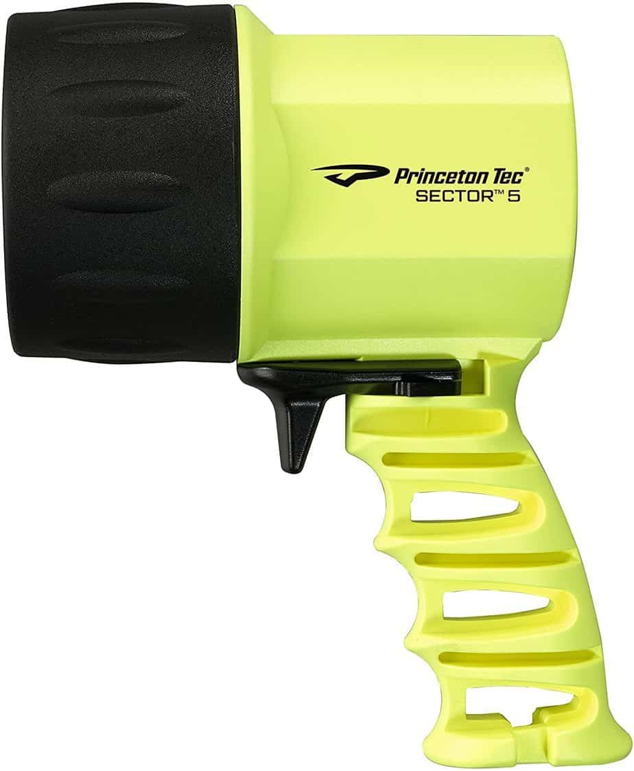 Best Dive Lights for the Money [Top 5 Picks] Underwater Mag