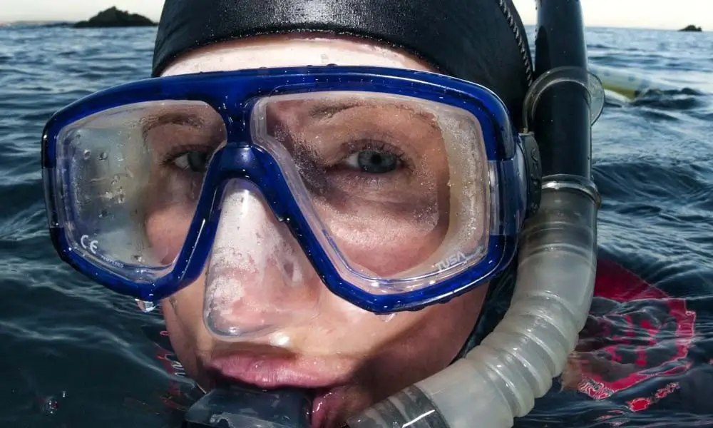 wearing contacts while snorkeling